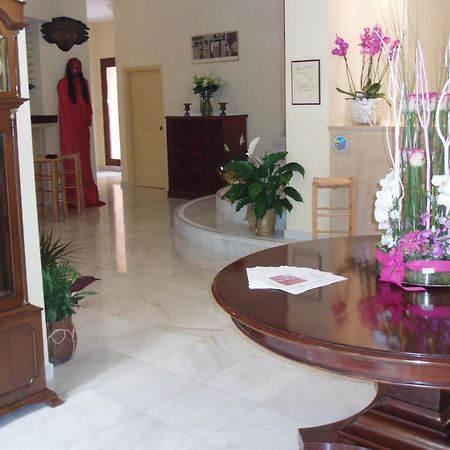 Efplias Hotel Apartments Piraeus Ngoại thất bức ảnh