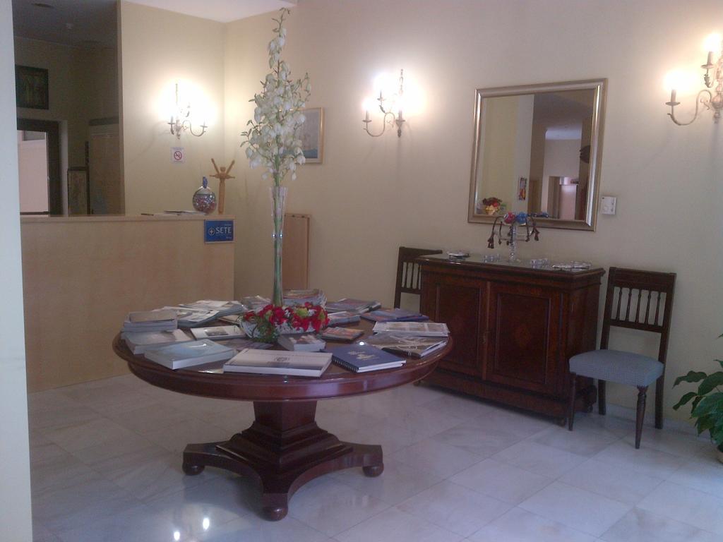 Efplias Hotel Apartments Piraeus Ngoại thất bức ảnh