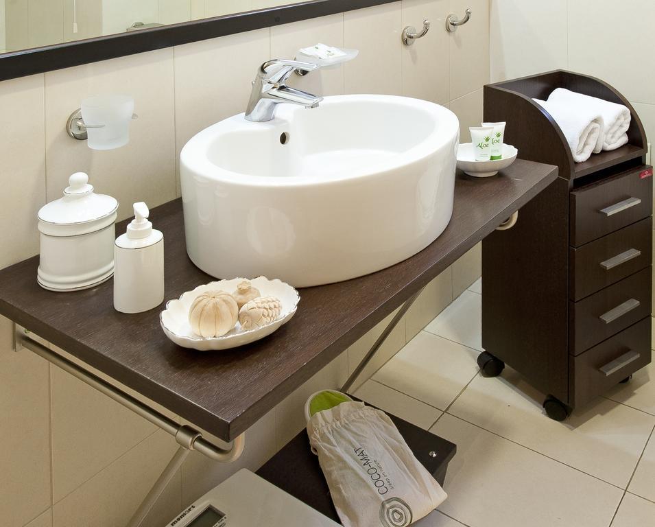 Efplias Hotel Apartments Piraeus Ngoại thất bức ảnh