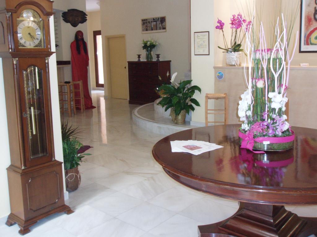 Efplias Hotel Apartments Piraeus Ngoại thất bức ảnh