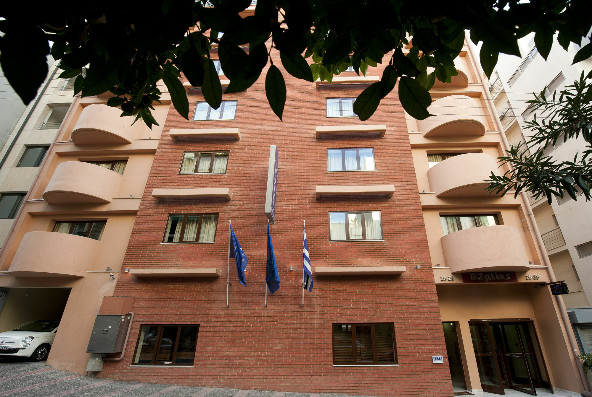 Efplias Hotel Apartments Piraeus Ngoại thất bức ảnh
