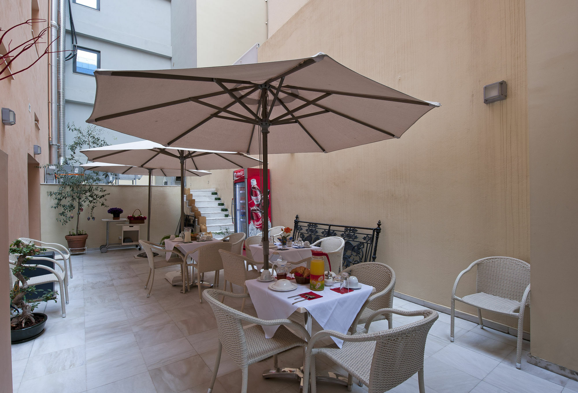 Efplias Hotel Apartments Piraeus Ngoại thất bức ảnh