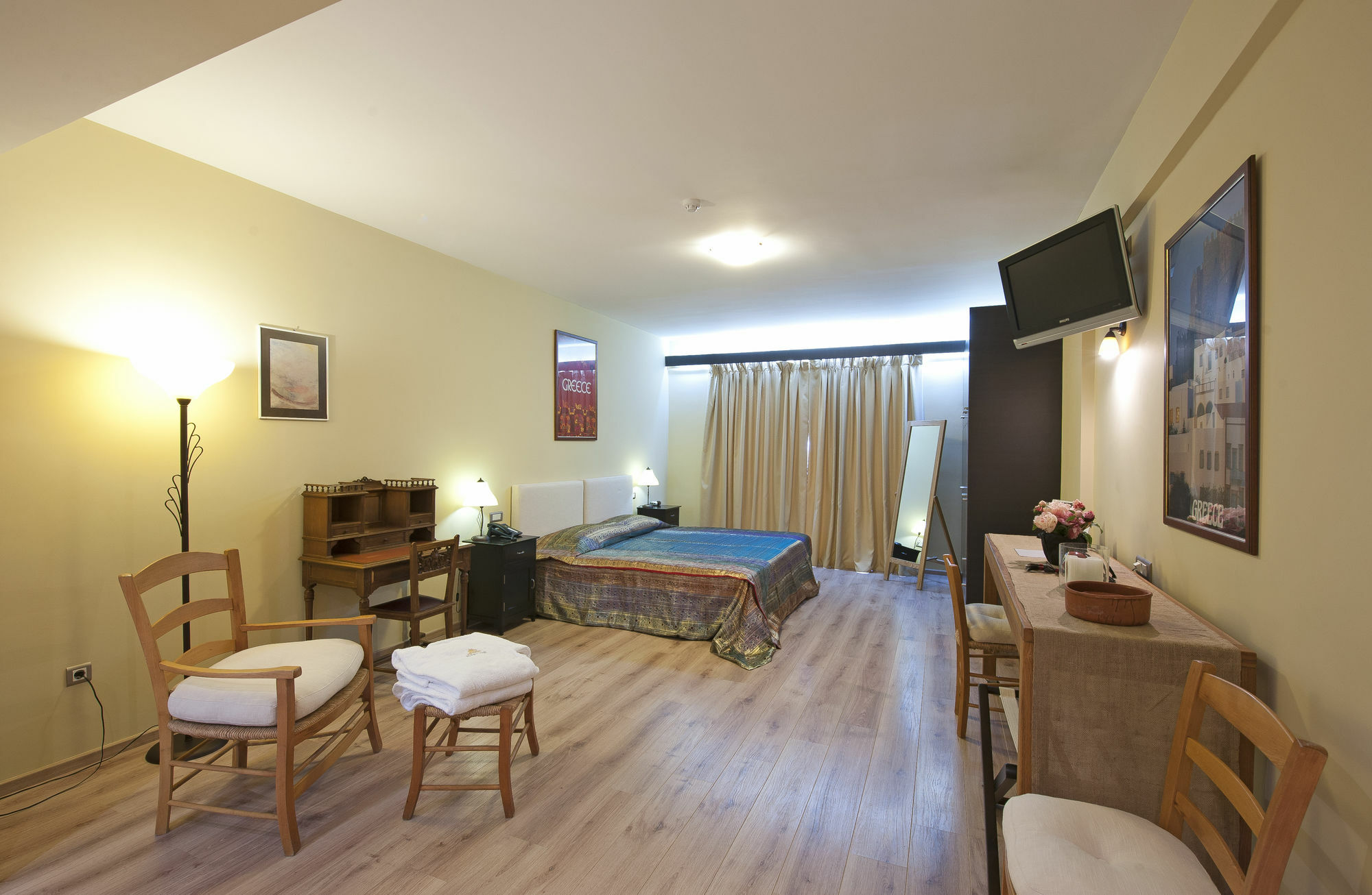 Efplias Hotel Apartments Piraeus Ngoại thất bức ảnh