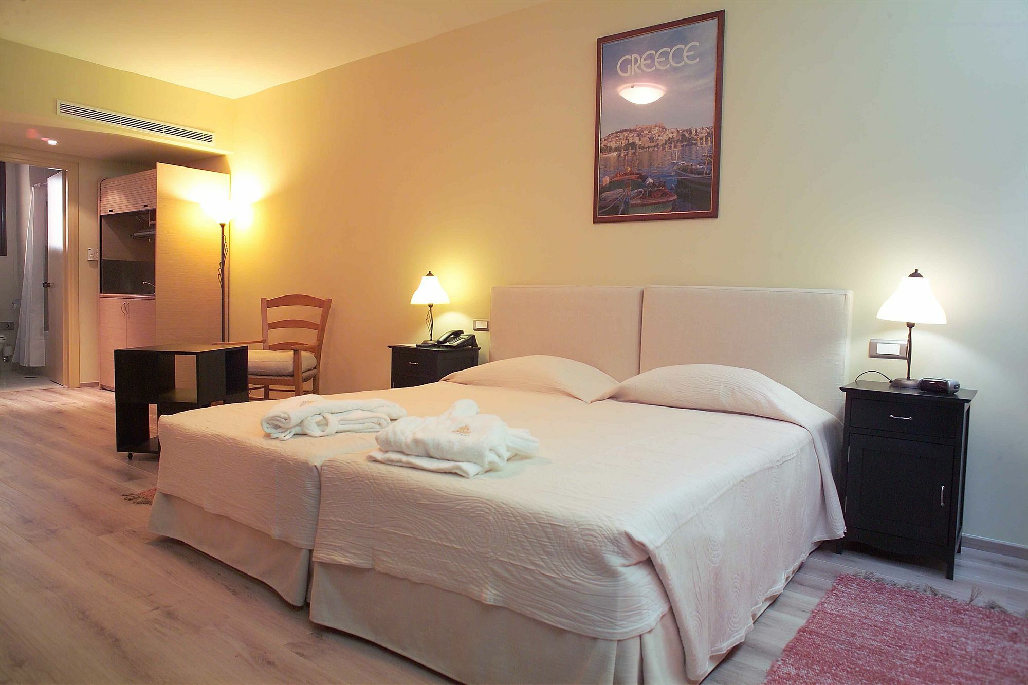 Efplias Hotel Apartments Piraeus Phòng bức ảnh