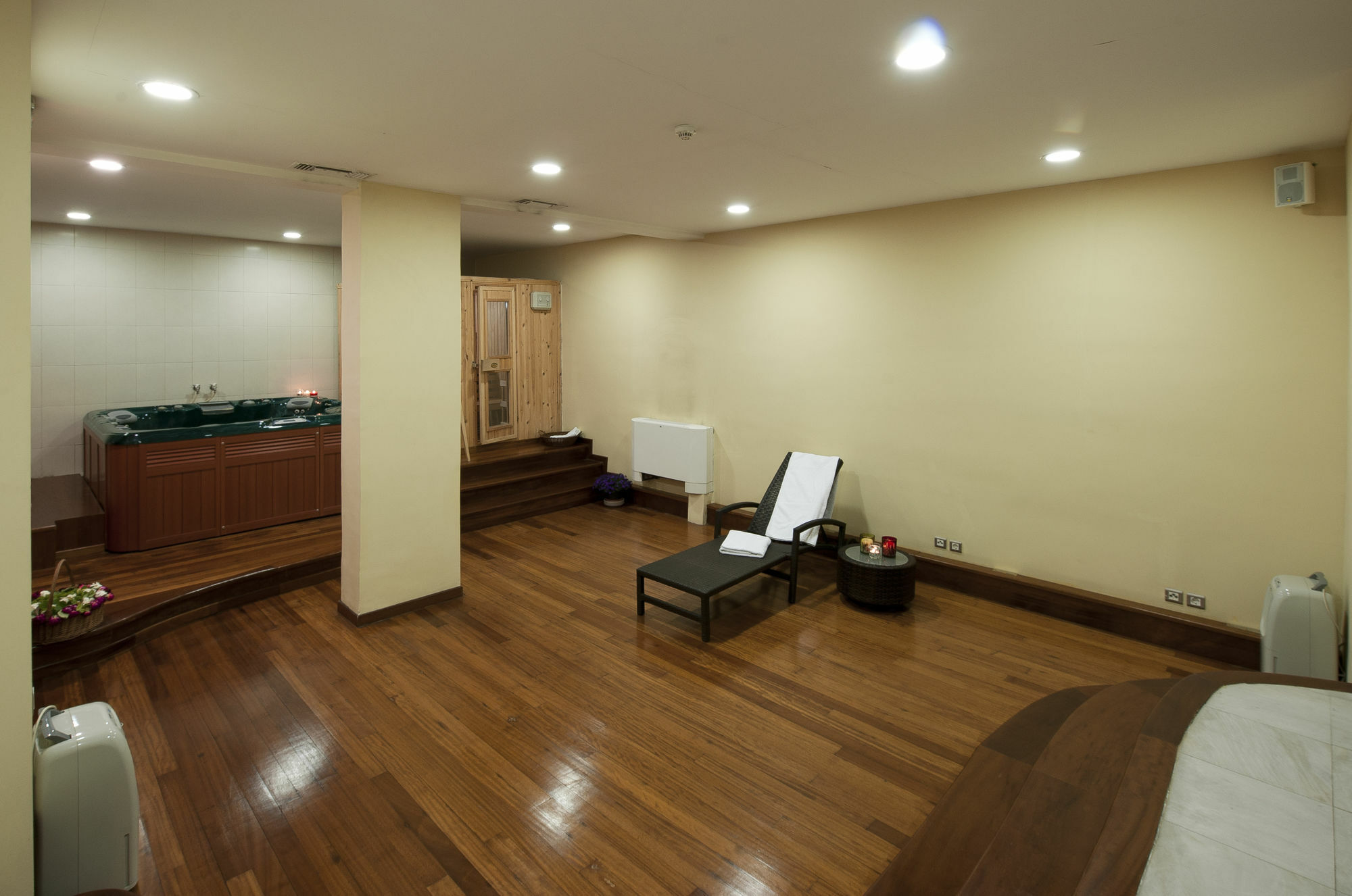 Efplias Hotel Apartments Piraeus Ngoại thất bức ảnh