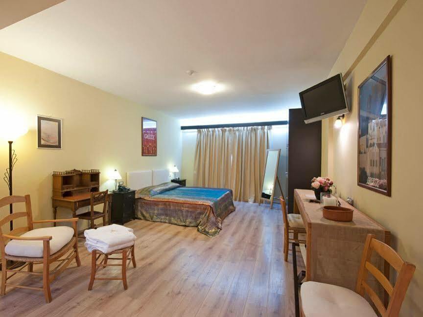 Efplias Hotel Apartments Piraeus Ngoại thất bức ảnh
